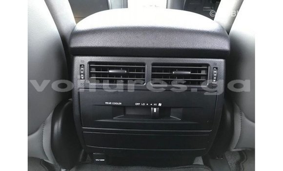 Sayi Imported Toyota Land Cruiser White Mota in Import - Dubai a estuary Sayi Imported Toyota Land Cruiser White Mota in Import - Dubai a estuary