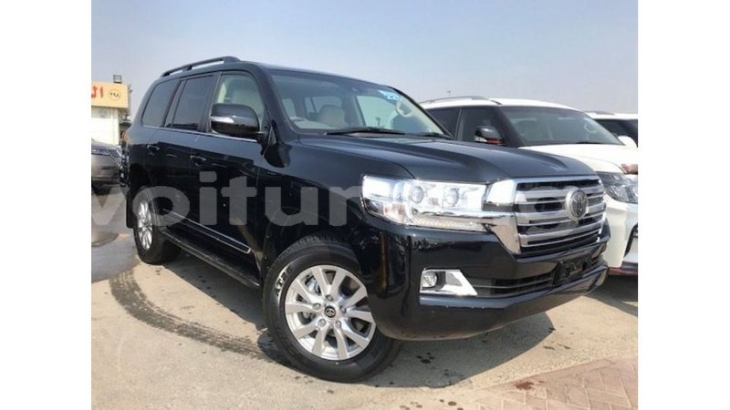 Big with watermark toyota land cruiser estuary import dubai 5536