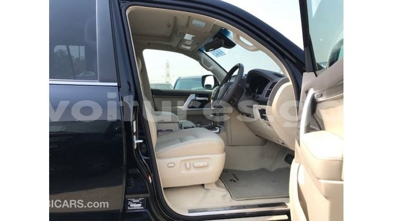 Big with watermark toyota land cruiser estuary import dubai 5536