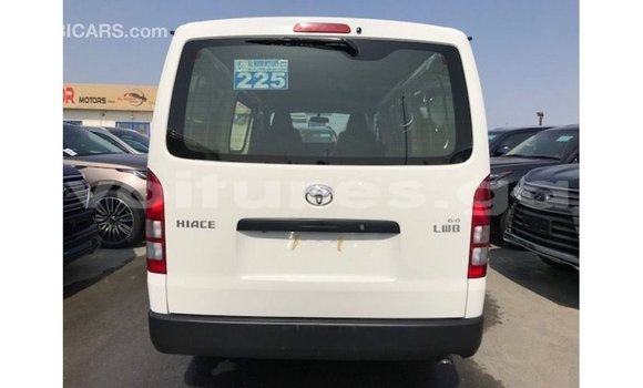 Acheter Import Voiture Toyota Hiace Blanc à Import - Dubai, Estuaire Acheter Import Voiture Toyota Hiace Blanc à Import - Dubai, Estuaire
