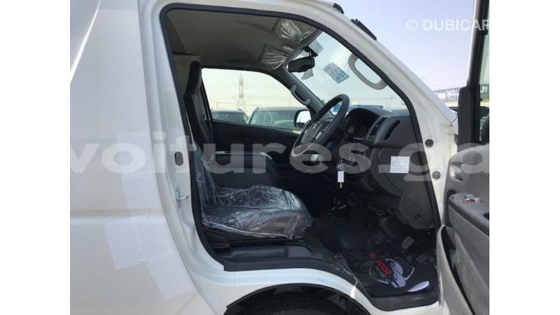 Big with watermark toyota hiace estuary import dubai 5537