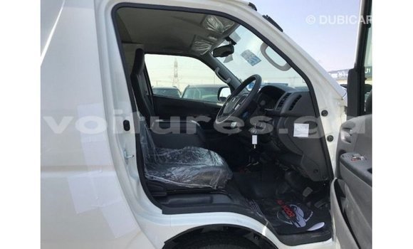 Acheter Import Voiture Toyota Hiace Blanc à Import - Dubai, Estuaire Acheter Import Voiture Toyota Hiace Blanc à Import - Dubai, Estuaire