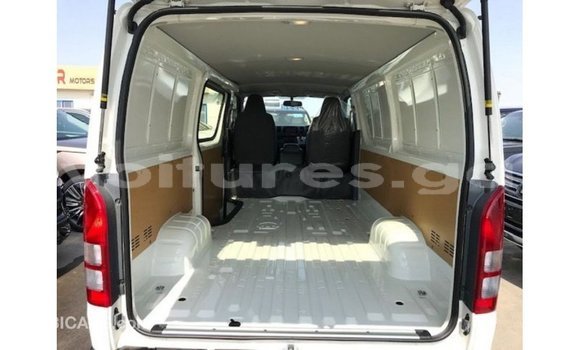 Acheter Import Voiture Toyota Hiace Blanc à Import - Dubai, Estuaire Acheter Import Voiture Toyota Hiace Blanc à Import - Dubai, Estuaire