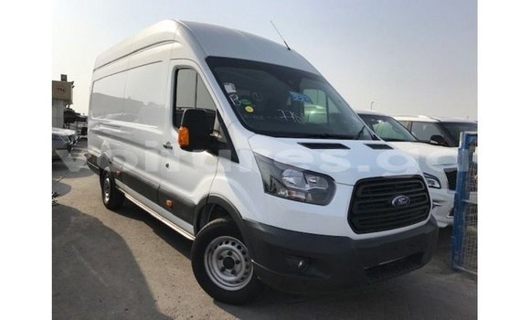 Acheter Import Voiture Ford Club Wagon Blanc à Import - Dubai, Estuaire Acheter Import Voiture Ford Club Wagon Blanc à Import - Dubai, Estuaire