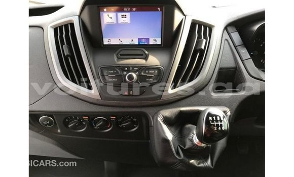 Acheter Import Voiture Ford Club Wagon Blanc à Import - Dubai, Estuaire Acheter Import Voiture Ford Club Wagon Blanc à Import - Dubai, Estuaire