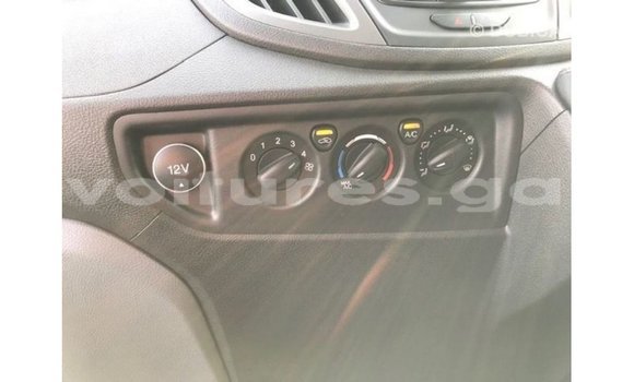 Acheter Import Voiture Ford Club Wagon Blanc à Import - Dubai, Estuaire Acheter Import Voiture Ford Club Wagon Blanc à Import - Dubai, Estuaire