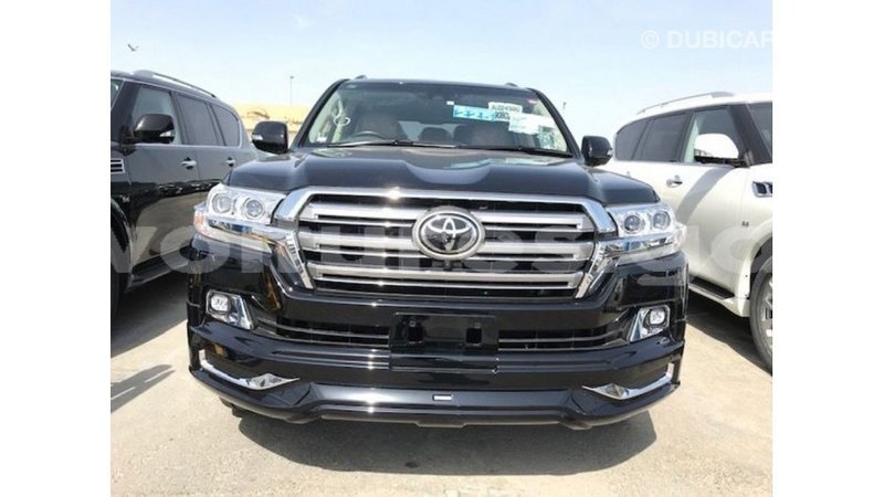 Big with watermark toyota land cruiser estuary import dubai 5539