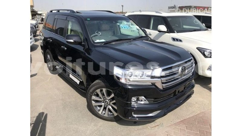 Big with watermark toyota land cruiser estuary import dubai 5539