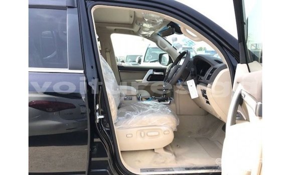 Acheter Import Voiture Toyota Land Cruiser Noir à Import - Dubai, Estuaire Acheter Import Voiture Toyota Land Cruiser Noir à Import - Dubai, Estuaire