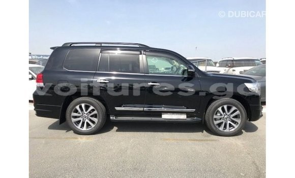 Acheter Import Voiture Toyota Land Cruiser Noir à Import - Dubai, Estuaire Acheter Import Voiture Toyota Land Cruiser Noir à Import - Dubai, Estuaire