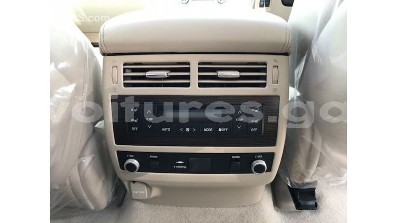 Big with watermark toyota land cruiser estuary import dubai 5539