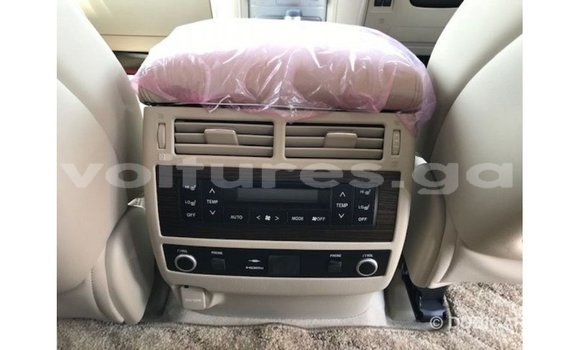 Sayi Imported Toyota Land Cruiser White Mota in Import - Dubai a estuary Sayi Imported Toyota Land Cruiser White Mota in Import - Dubai a estuary