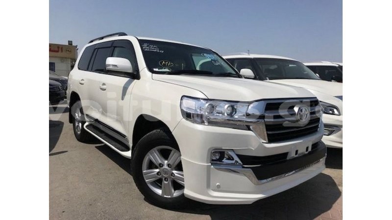 Big with watermark toyota land cruiser estuary import dubai 5542