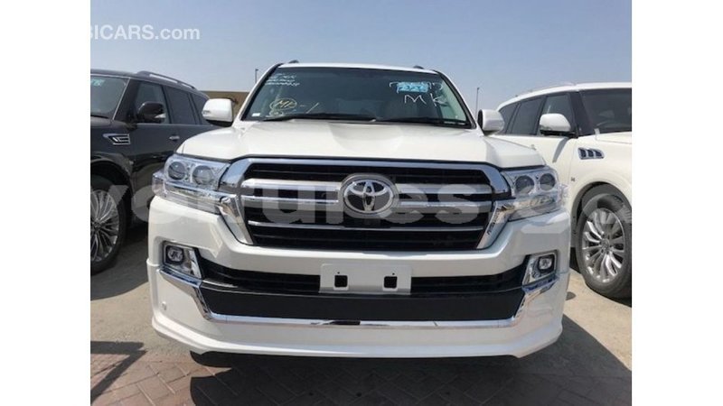 Big with watermark toyota land cruiser estuary import dubai 5542