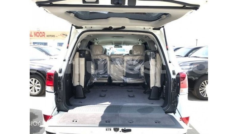 Big with watermark toyota land cruiser estuary import dubai 5542