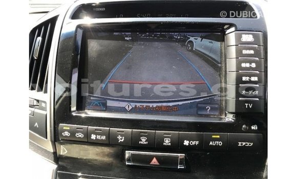 Acheter Import Voiture Toyota Land Cruiser Blanc à Import - Dubai, Estuaire Acheter Import Voiture Toyota Land Cruiser Blanc à Import - Dubai, Estuaire