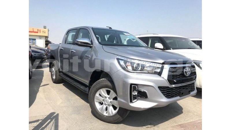 Big with watermark toyota hilux estuary import dubai 5543