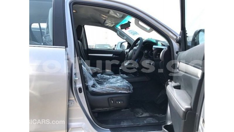 Big with watermark toyota hilux estuary import dubai 5543