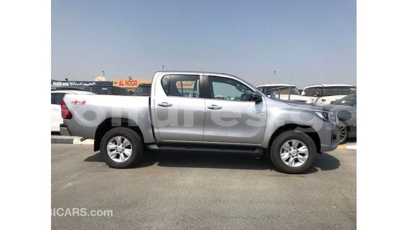 Big with watermark toyota hilux estuary import dubai 5543