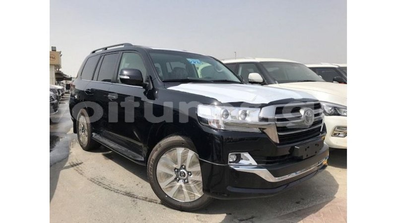 Big with watermark toyota land cruiser estuary import dubai 5544