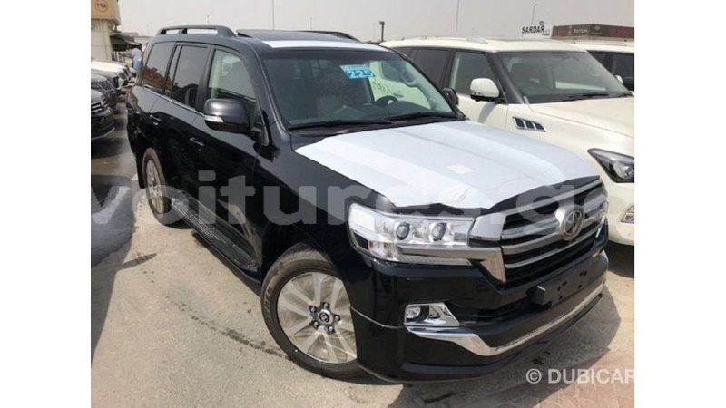 Big with watermark toyota land cruiser estuary import dubai 5544