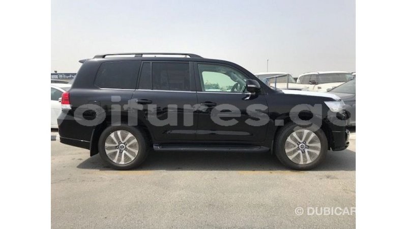 Big with watermark toyota land cruiser estuary import dubai 5544