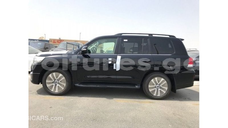 Big with watermark toyota land cruiser estuary import dubai 5544