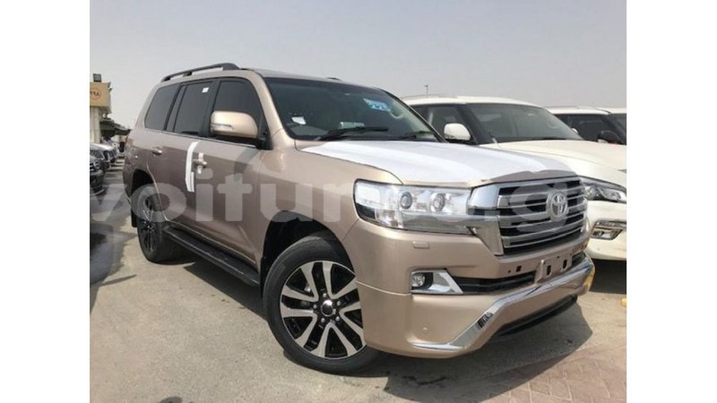 Big with watermark toyota land cruiser estuary import dubai 5545