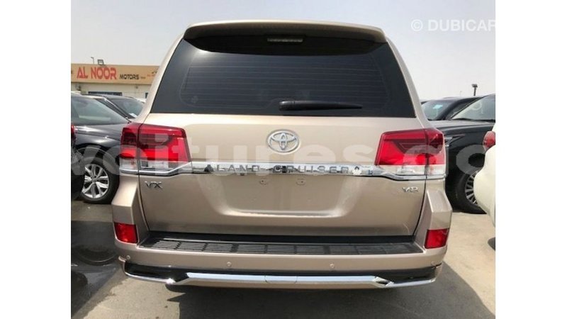 Big with watermark toyota land cruiser estuary import dubai 5545