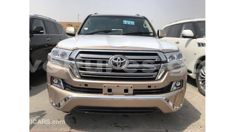 Big with watermark toyota land cruiser estuary import dubai 5545