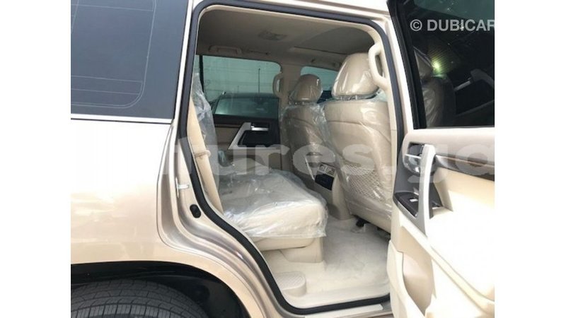 Big with watermark toyota land cruiser estuary import dubai 5545