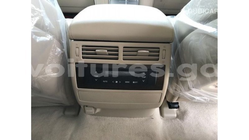 Big with watermark toyota land cruiser estuary import dubai 5545