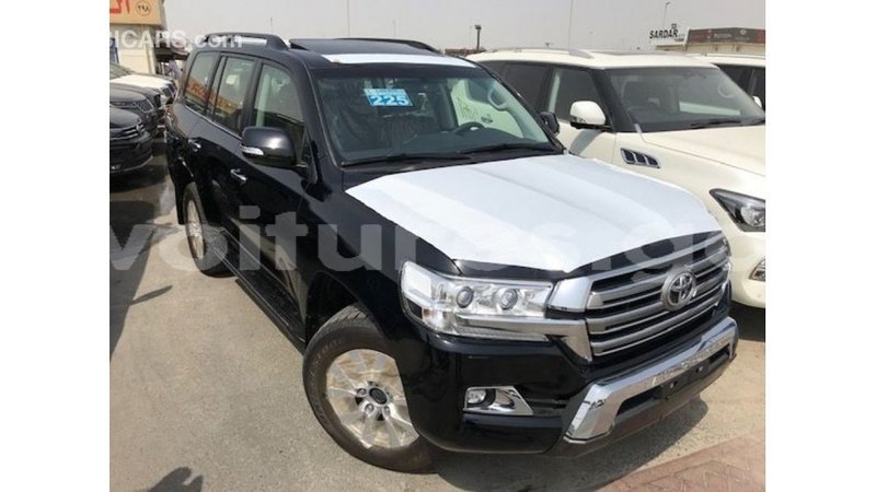 Big with watermark toyota land cruiser estuary import dubai 5546