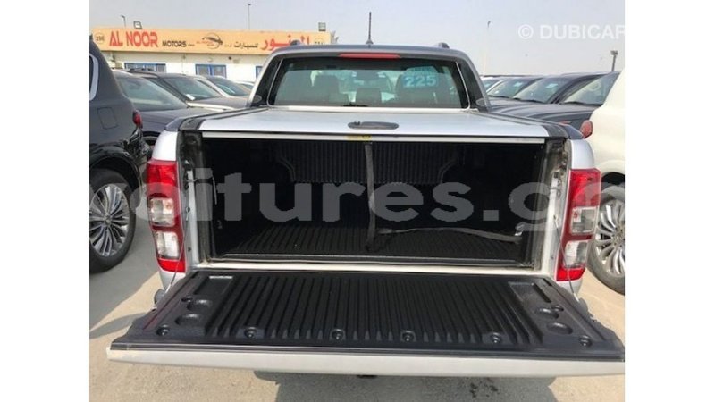 Big with watermark ford ranger estuary import dubai 5547