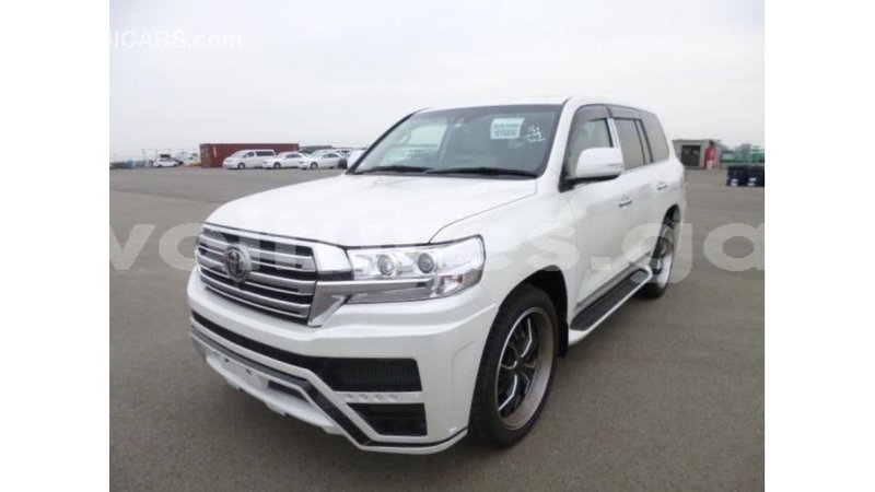 Big with watermark toyota land cruiser estuary import dubai 5548