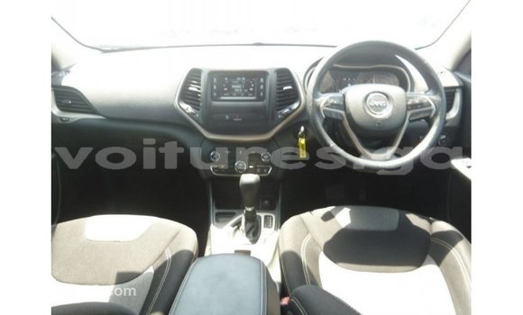 Buy Import Jeep Cherokee White Car in Import - Dubai in Estuary Buy Import Jeep Cherokee White Car in Import - Dubai in Estuary