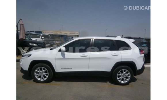 Buy Import Jeep Cherokee White Car in Import - Dubai in Estuary Buy Import Jeep Cherokee White Car in Import - Dubai in Estuary
