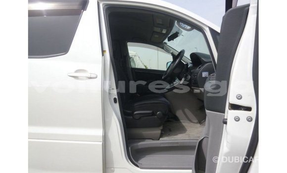 Sayi Imported Toyota Alphard White Mota in Import - Dubai a estuary Sayi Imported Toyota Alphard White Mota in Import - Dubai a estuary