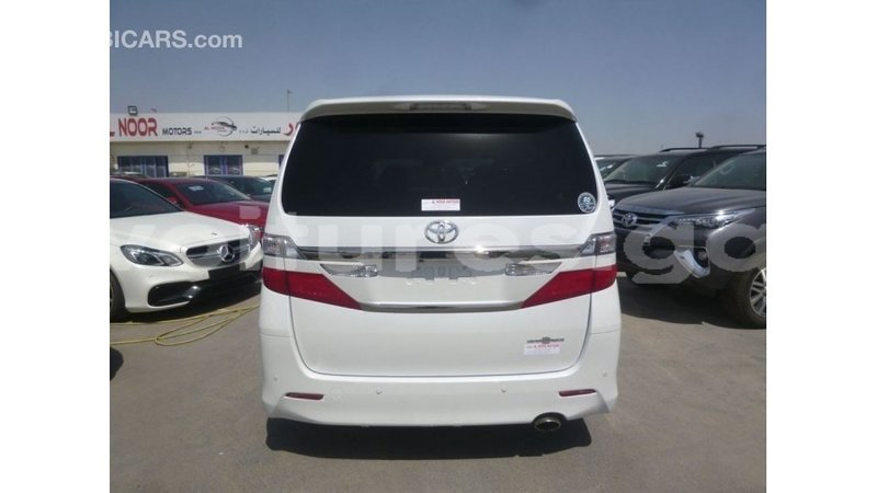 Big with watermark toyota vellfire estuary import dubai 5552