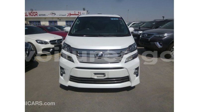 Big with watermark toyota vellfire estuary import dubai 5552