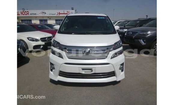 Sayi Imported Toyota Vellfire White Mota in Import - Dubai a estuary Sayi Imported Toyota Vellfire White Mota in Import - Dubai a estuary