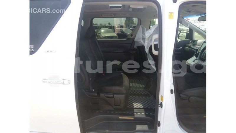 Big with watermark toyota vellfire estuary import dubai 5552