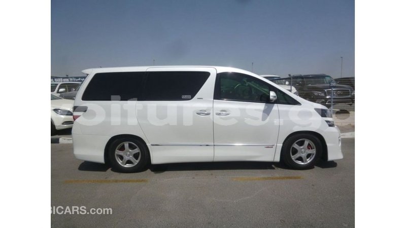 Big with watermark toyota vellfire estuary import dubai 5552