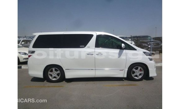 Sayi Imported Toyota Vellfire White Mota in Import - Dubai a estuary Sayi Imported Toyota Vellfire White Mota in Import - Dubai a estuary