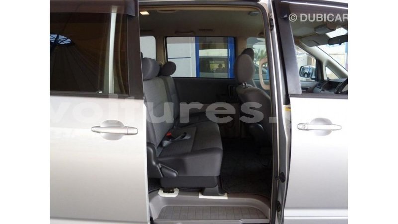 Big with watermark toyota voxy estuary import dubai 5553