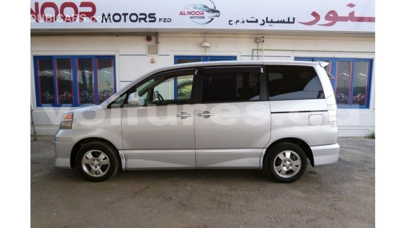 Big with watermark toyota voxy estuary import dubai 5553