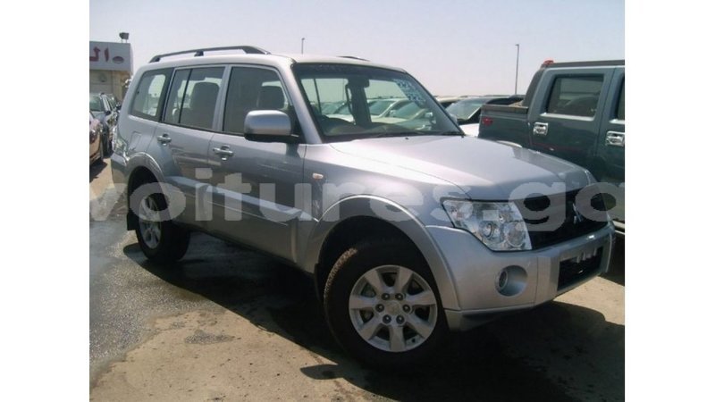 Big with watermark mitsubishi pajero estuary import dubai 5560