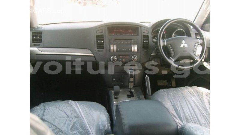 Big with watermark mitsubishi pajero estuary import dubai 5560