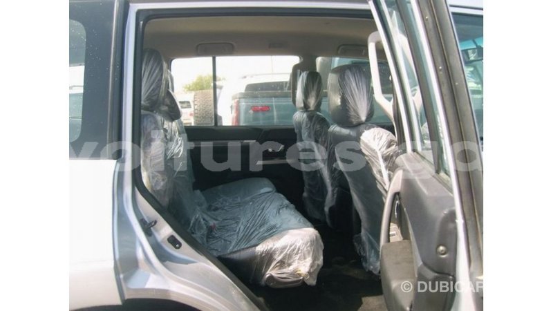 Big with watermark mitsubishi pajero estuary import dubai 5560