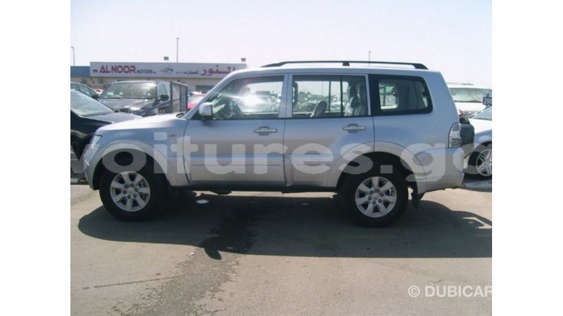 Big with watermark mitsubishi pajero estuary import dubai 5560